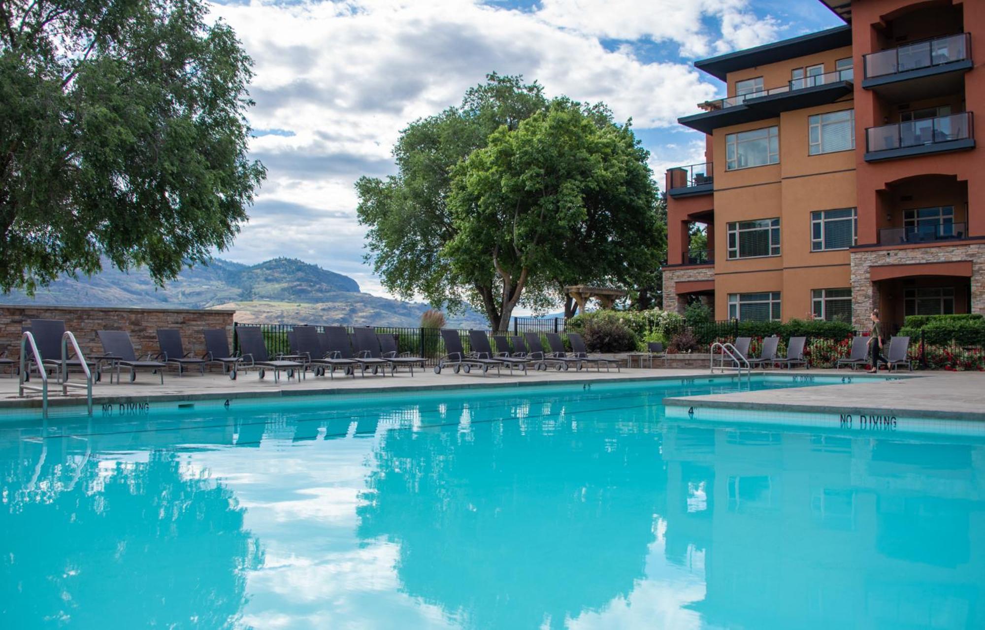 Watermark Beach Resort Osoyoos Exteriör bild