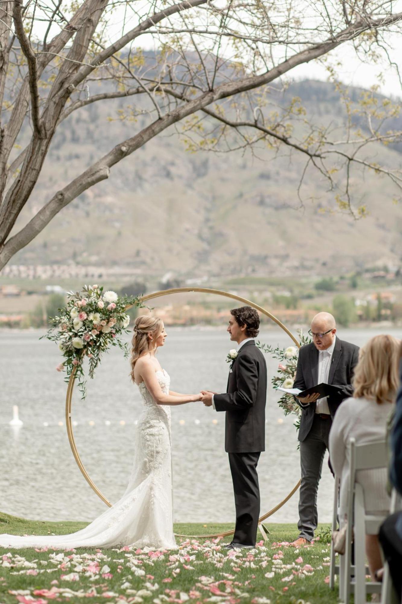 Watermark Beach Resort Osoyoos Exteriör bild