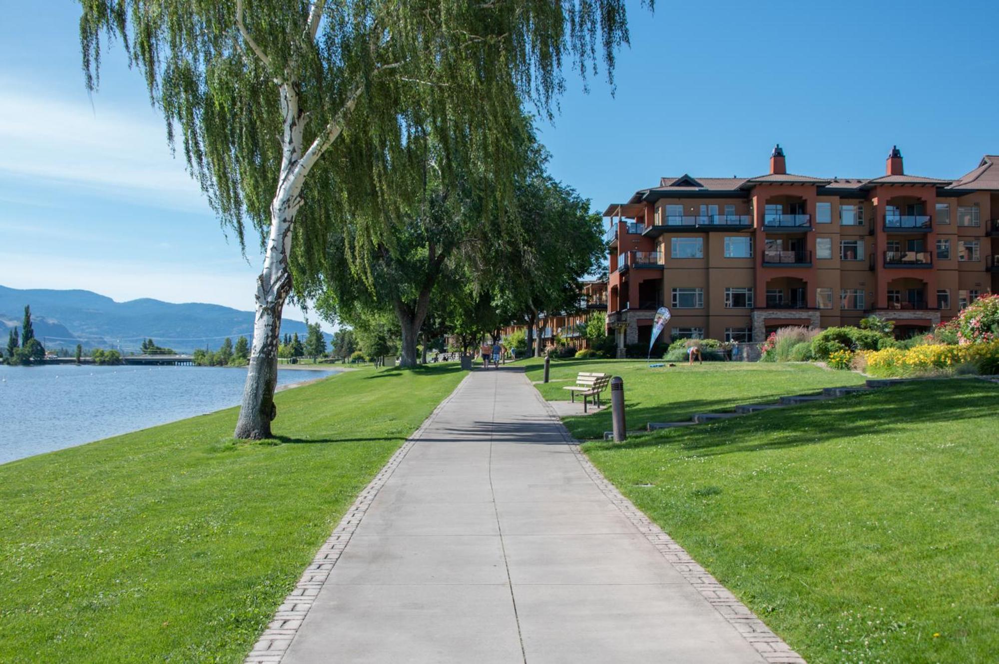 Watermark Beach Resort Osoyoos Exteriör bild