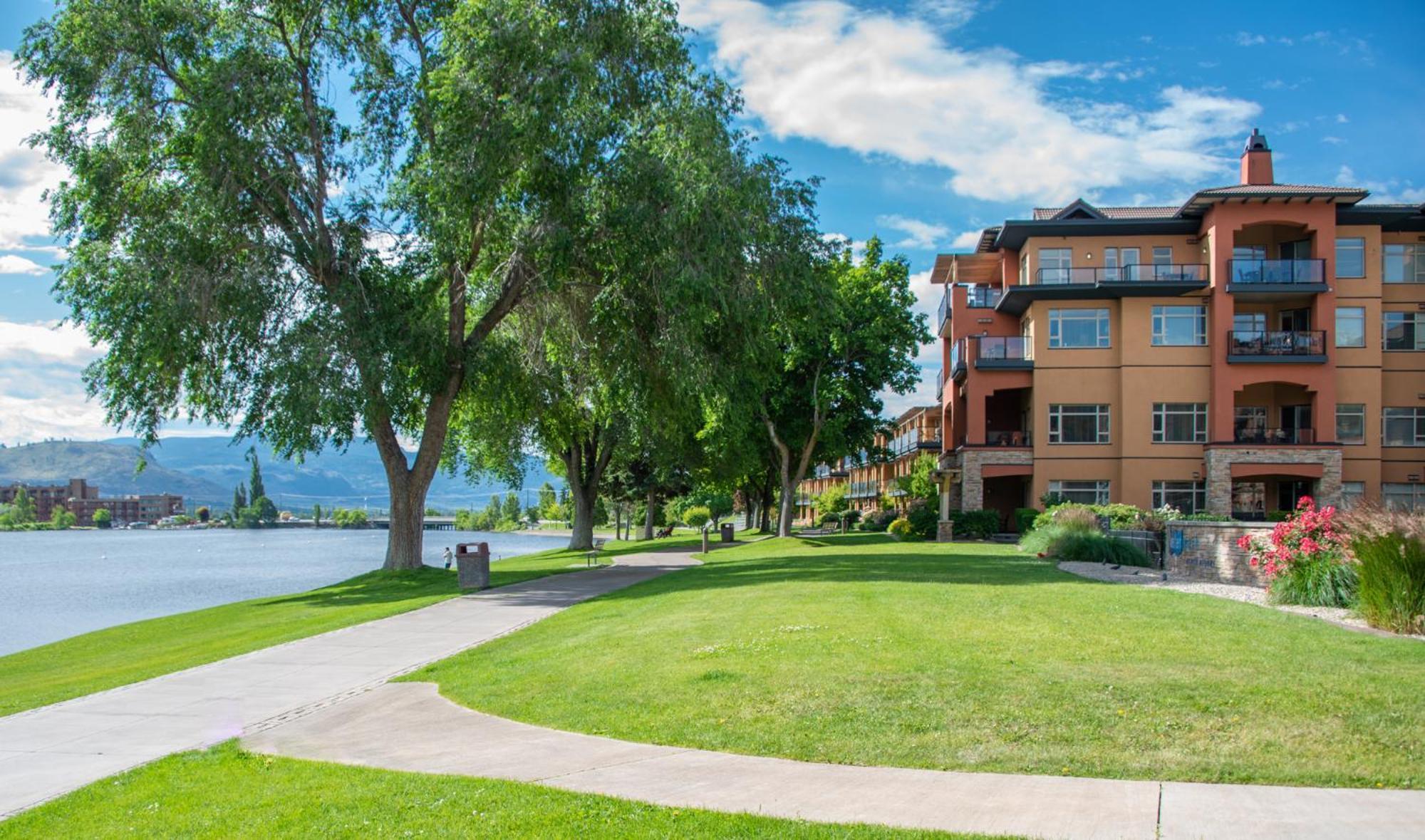 Watermark Beach Resort Osoyoos Exteriör bild