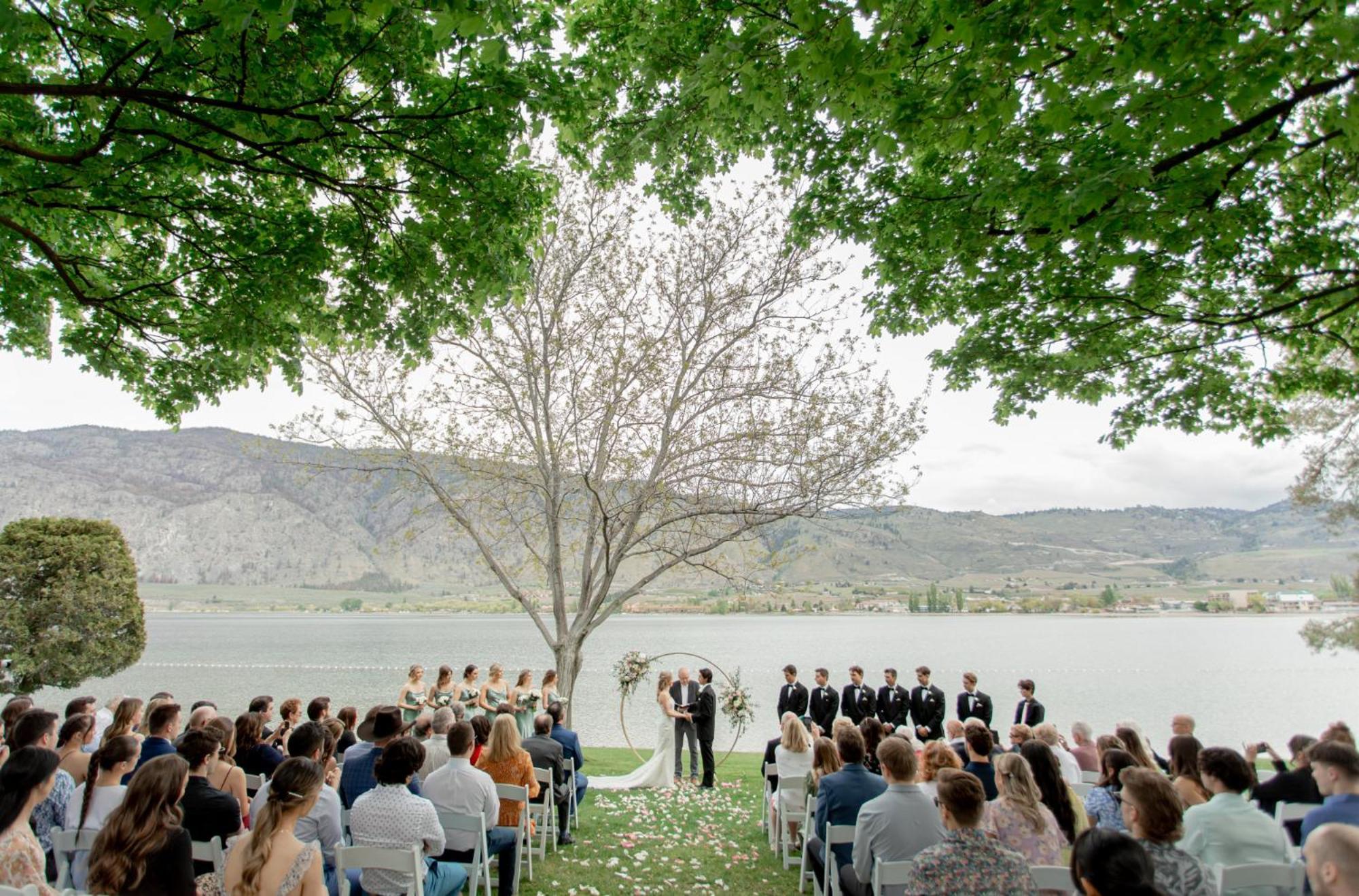 Watermark Beach Resort Osoyoos Exteriör bild