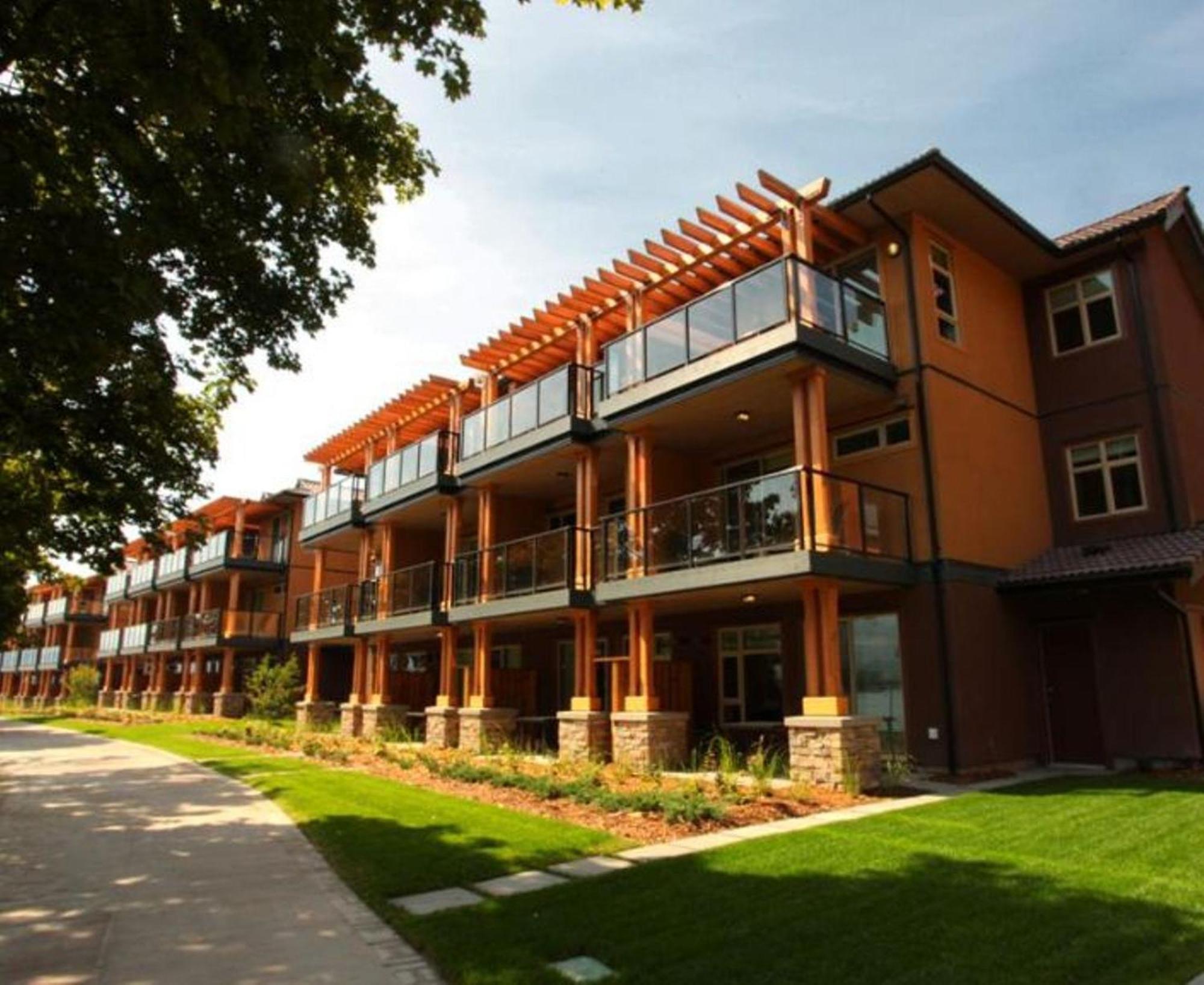 Watermark Beach Resort Osoyoos Exteriör bild