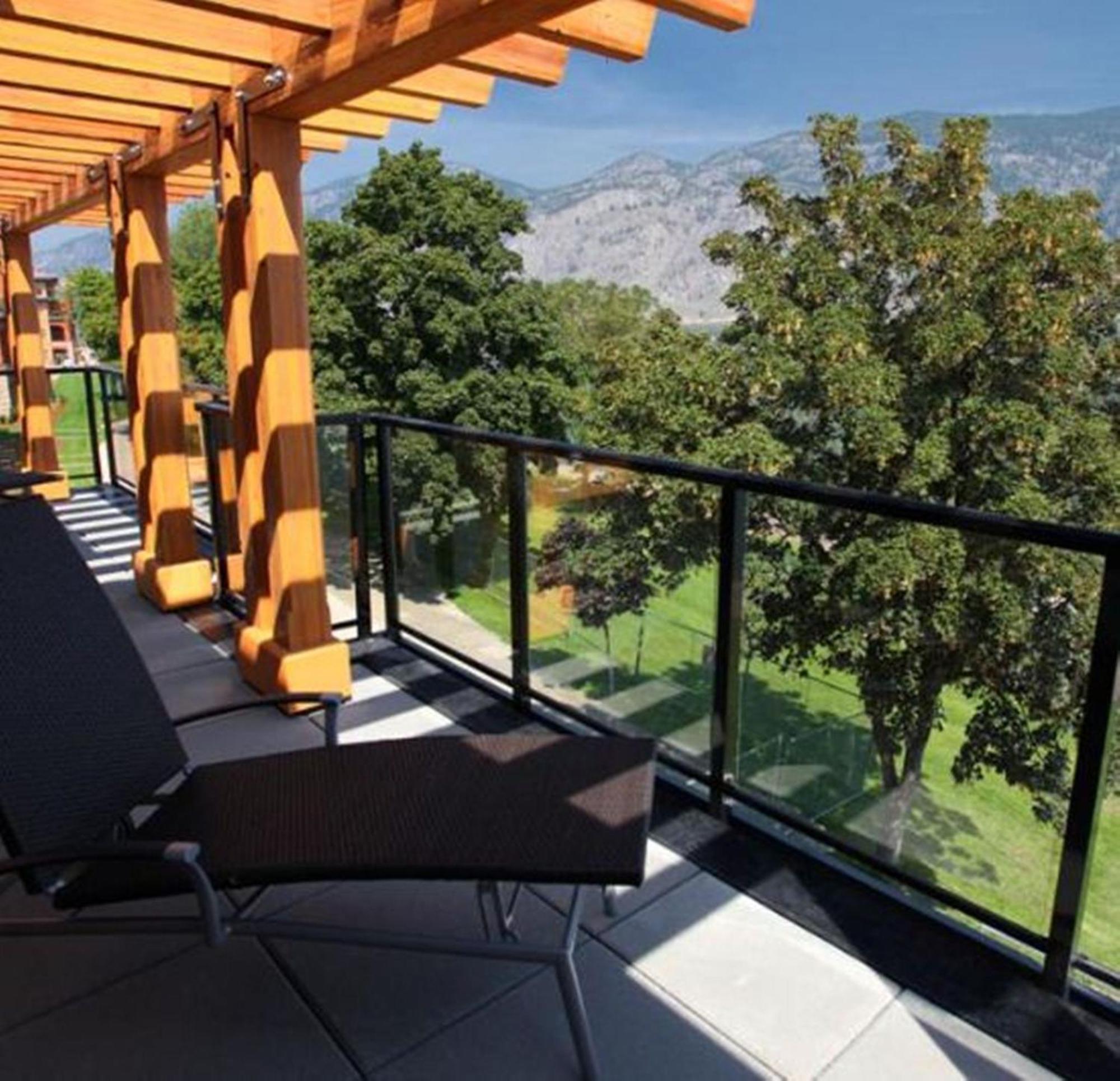 Watermark Beach Resort Osoyoos Exteriör bild